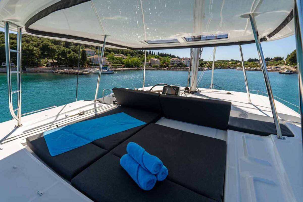 Lagoon 46 flybridge upper deck